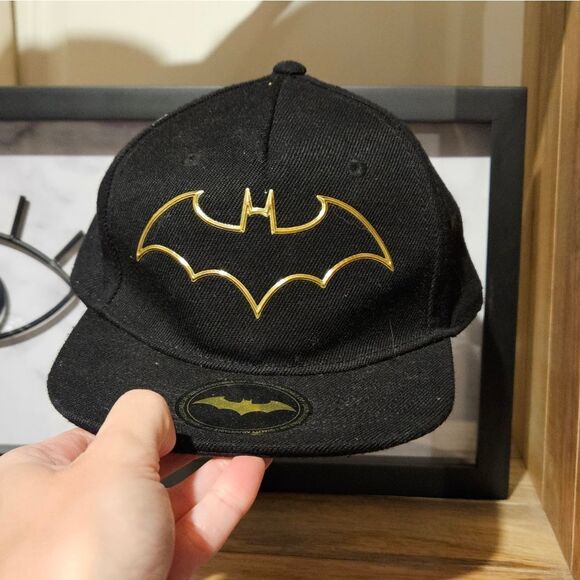H&M Batman Black Cap with Gold Logo - Picture 2 of 3